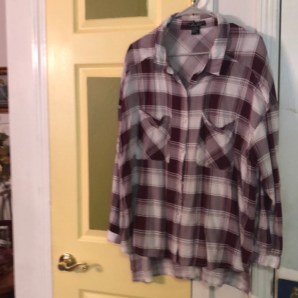 Tops - Picture 3 of 8